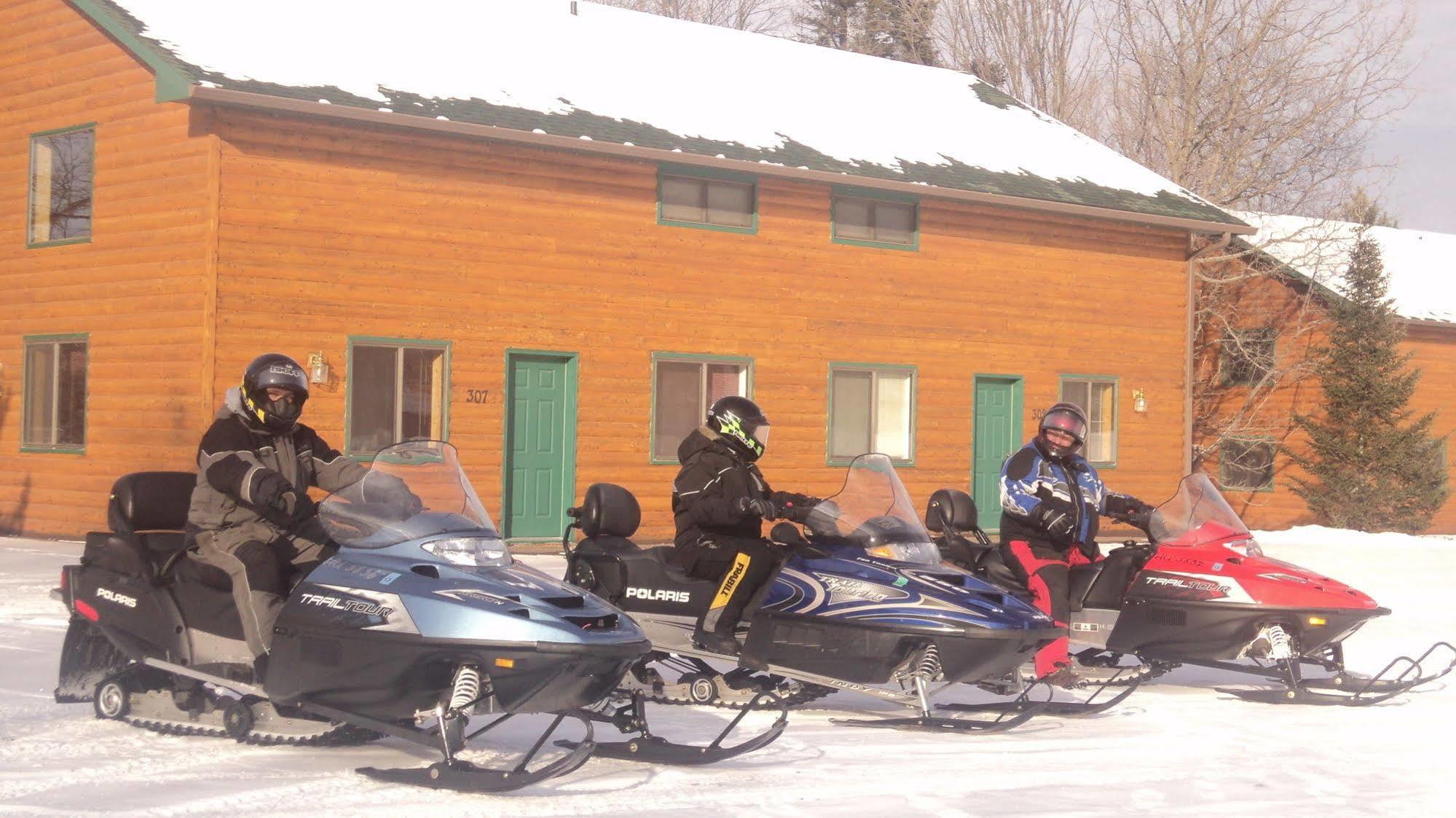 Mcquoid'S Inn And Event Center Isle Екстер'єр фото