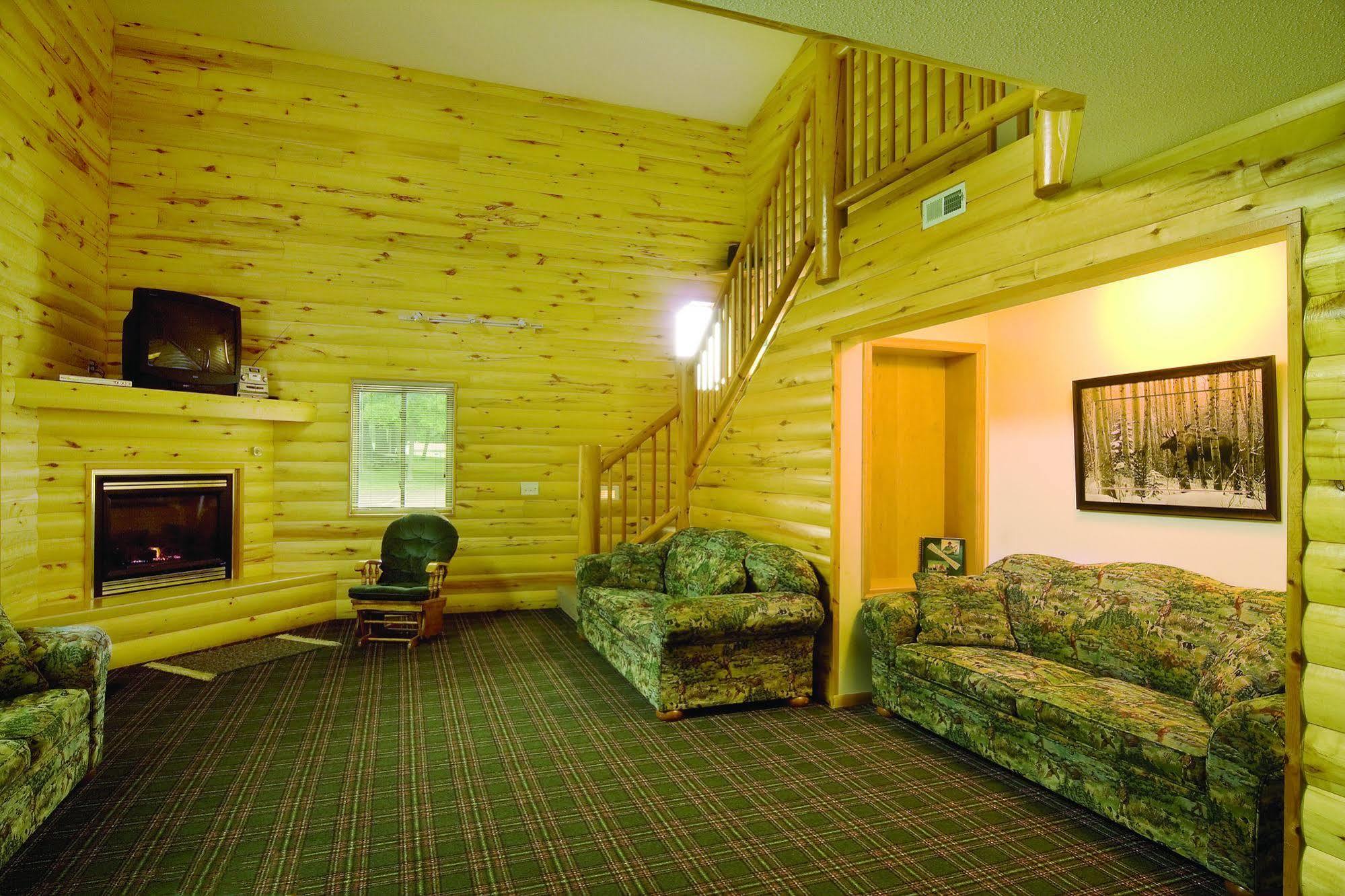 Mcquoid'S Inn And Event Center Isle Екстер'єр фото